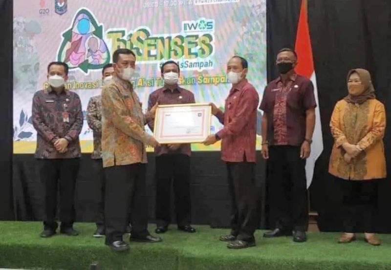 Menerima penghargaan dari Kementerian Dalam Negeri Republik Indonesia sebagai Desa Terbaik dalam Pengelolaan Sampah Berbasis Sumber